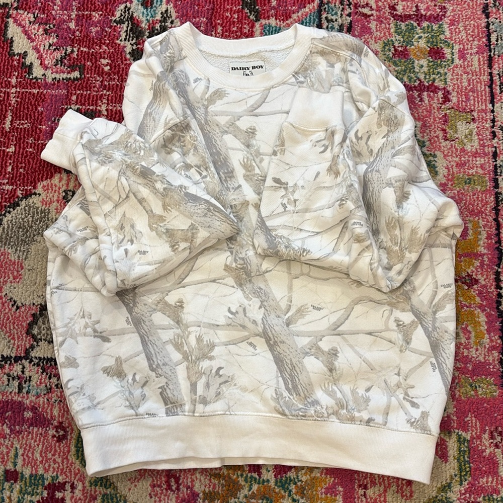 Dairy boy sweatshirt size L